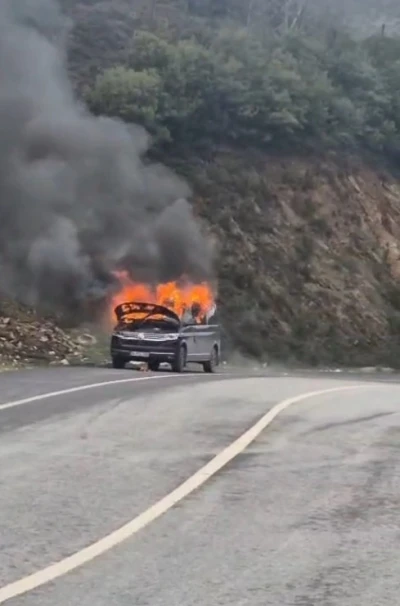 Ey&uuml;psultan&rsquo;da seyir halindeki ara&ccedil; alevlere teslim oldu
