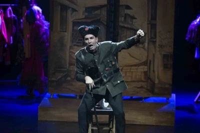 ’Eyvah Nadir’ oyunu yeniden sahnede
