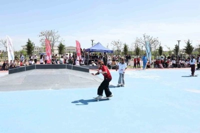 Eyy&uuml;biye&rsquo;de kaykay turnuvası