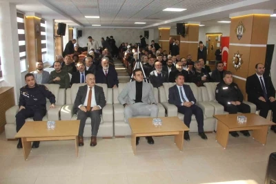 Ezanı g&uuml;zel okumak i&ccedil;in yarıştılar
