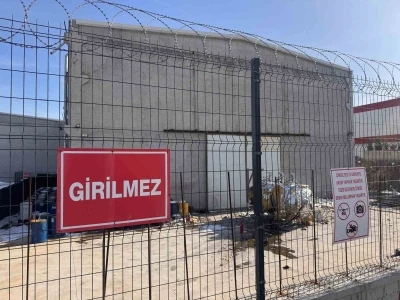 Fabrikada gaz tankı patladı: 4 iş&ccedil;i yaralandı
