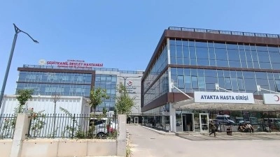 Fabrikada su i&ccedil;en iş&ccedil;iler tek tek hastaneye kaldırıldı!