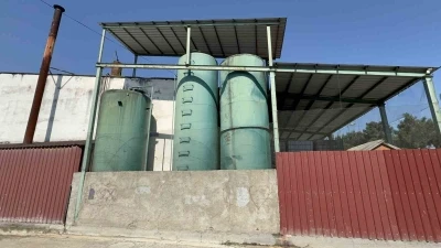 Fabrikayı kurşunladı, sızan kimyasal maddeden polisler hastanelik oldu
