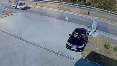 Faciadan dönüldü, otomobil akaryakıt istasyonuna sürüklendi
