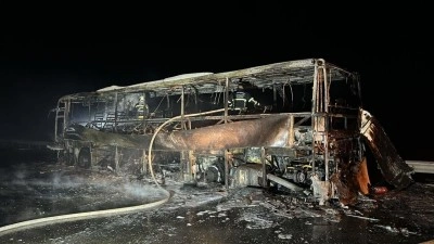 Faciadan dönüldü! Seyir halindeki yolcu otobüsü yandı