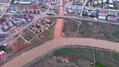 Fadlum &Ccedil;ayı Kızılırmak&rsquo;a rengini verdi
