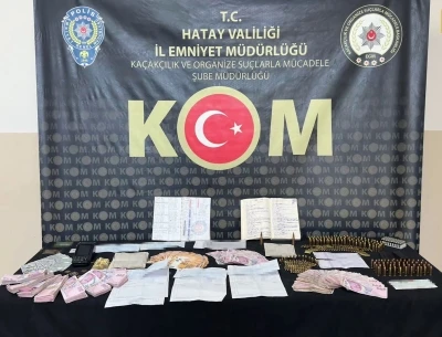 Faizle para vererek kumar bağımlılarını bor&ccedil; batağına d&uuml;ş&uuml;ren tefecilere operasyon
