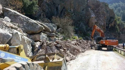Faralya&rsquo;da heyelan m&uuml;dahalesi
