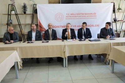 Farklı illerden gelen &ouml;ğretmenevi m&uuml;d&uuml;rleri Ağrı&rsquo;da bir araya geldi
