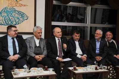 Faruk &Ouml;zl&uuml; savunma sanayiinin d&uuml;n&uuml; ve bug&uuml;n&uuml;n&uuml; anlattı
