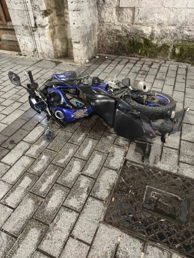 Fatih&rsquo;te &ouml;nce iş yerlerine ateş a&ccedil;tılar sonra polise silah doğrulttular
