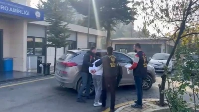 Fatih&rsquo;te s&uuml;r&uuml;c&uuml; bek&ccedil;iye &ccedil;arpıp ka&ccedil;tı
