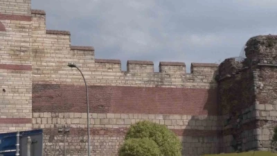Fatih&rsquo;te tarihi surlarda cinayet hazırlığı: Polise gelen ihbar cinayeti &ouml;nledi

