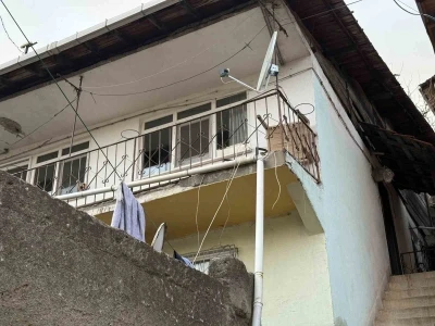Fayanslar kabarınca AFAD ve polis harekete ge&ccedil;ti: Ev tedbiren tahliye edildi

