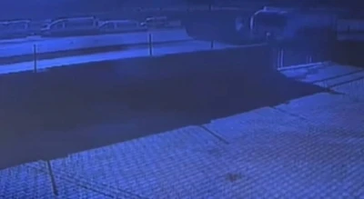 Feci kaza kamerada: Tır ile kafa kafaya çarpışan kamyonun sürücüsü öldü