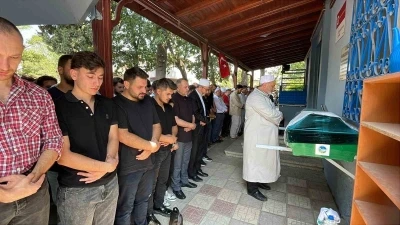 Feci kazada hayatını kaybetmişti: İlahiyat fakültesi öğrencisi son yolculuğuna uğurlandı
