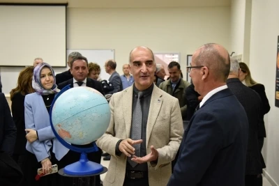 Fen bilimlerinde d&uuml;ş&uuml;ş uyarısı: "Bilimi sevdirmek şart"
