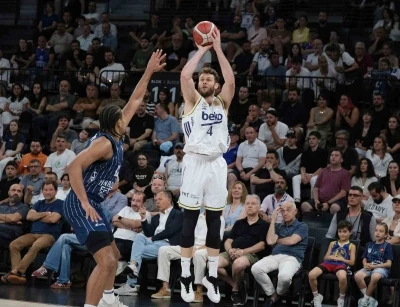 Fenerbah&ccedil;e Beko finalde
