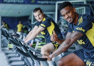 Fenerbah&ccedil;e, Beşiktaş derbisi hazırlıklarına başladı
