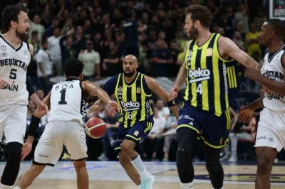 Fenerbah&ccedil;e, Beşiktaş karşısında seriyi 1-1&rsquo;e getirdi
