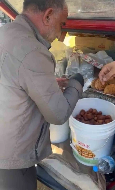 Fenerbahçe’de Ali Koç seçimi kaybedince lokma dağıttı
