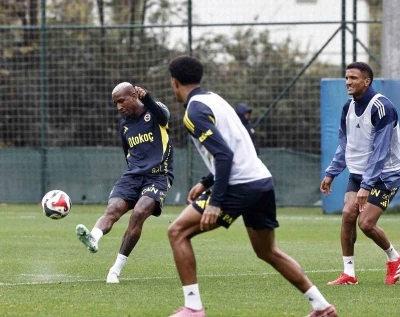 Fenerbahçe, Fatih Karagümrük maçının hazırlıklarını sürdürdü
