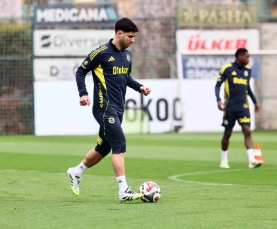 Fenerbah&ccedil;e hazırlıklarını s&uuml;rd&uuml;rd&uuml;
