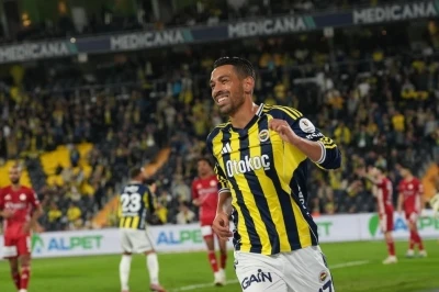 Fenerbah&ccedil;e, İrfan Can Kahveci&rsquo;yi Kasımpaşa&rsquo;ya kiraladı
