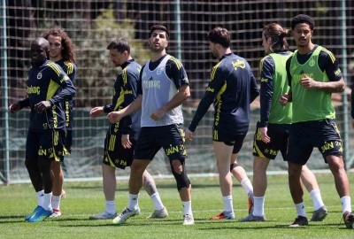 Fenerbah&ccedil;e, Konyaspor ma&ccedil;ı hazırlıklarını s&uuml;rd&uuml;rd&uuml;
