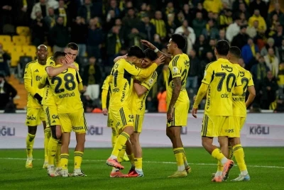 Fenerbah&ccedil;e, ligde 16. haftayı da namağlup kapattı
