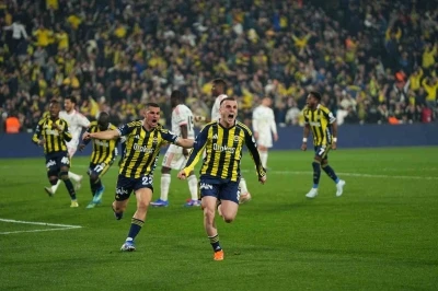 Fenerbah&ccedil;e, ligde Beşiktaş&rsquo;ı 2 ma&ccedil;ta da devirdi
