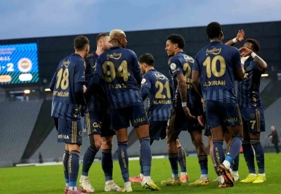 Fenerbah&ccedil;e, ligde ilk yarıyı namağlup kapattı
