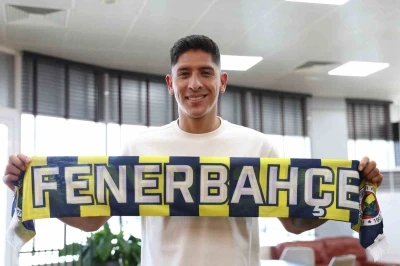 Fenerbahçe’nin yeni transferi Edson Alvarez, İstanbul’a geldi
