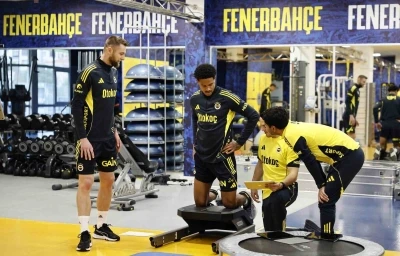 Fenerbah&ccedil;e, Samsunspor ma&ccedil;ı hazırlıklarına başladı
