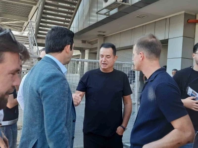 Fenerbahçe seçiminde ünlü isimler de oy kullandı
