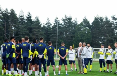 Fenerbah&ccedil;e, Topuk Yaylası&rsquo;nda hazırlıklarını s&uuml;rd&uuml;r&uuml;yor
