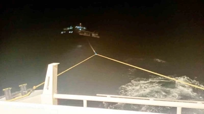 Fethiye a&ccedil;ıklarında makine arızası nedeniyle s&uuml;r&uuml;klenen tekne kurtarıldı
