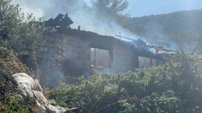 Fethiye’de madde bağımlısı olduğu iddia edilen genç evi ateşe verdi
