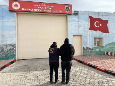 FET&Ouml;&rsquo;den 14 yıl 2 ay hapis cezasıyla aranan şahsı jandarma yakaladı
