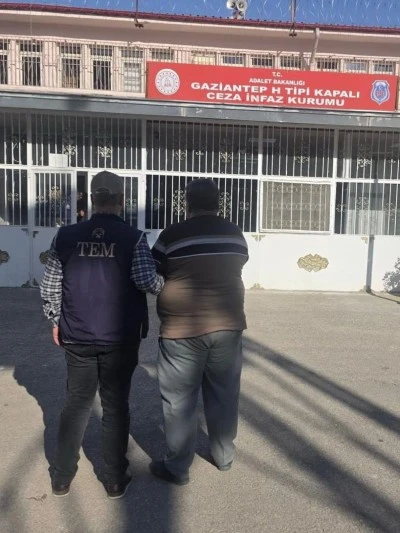 FET&Ouml; H&uuml;k&uuml;ml&uuml;s&uuml; Yakalandı: 6 Yıl 3 Ay Hapis Cezası Bulunuyordu