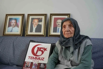 FET&Ouml;&rsquo;n&uuml;n hain darbe girişiminde 2 oğlu ve damadını şehit veren 100 yaşındaki Muzaffer G&uuml;lşen&rsquo;in acısı 10 yıldır dinmiyor
