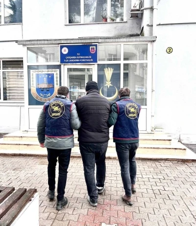 FET&Ouml; &uuml;yeliğinden 6 yıl 3 ay hapis cezası bulunan 2 firari yakalandı
