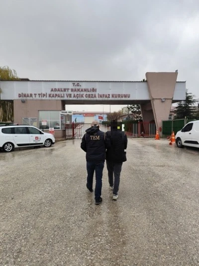 FET&Ouml;&rsquo;ye &uuml;ye olmaktan aranan şahsı polis yakaladı

