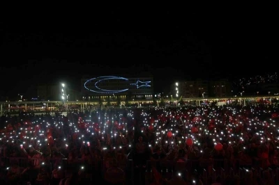 Fettah Can binlerce seveni ile Zafer Bayramı’nı kutladı
