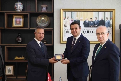 Filistin Büyükelçisi Faed Mustafa’dan Saadet Partisi’ne ziyaret: &quot;Birlikte Mescid-i Aksa’da namaz kılacağız&quot;
