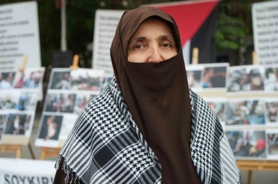 Filistin için imza kampanyasına destek veren Cemile teyze: &quot;Her bir imza İsrail’e bir bomba olacak&quot;
