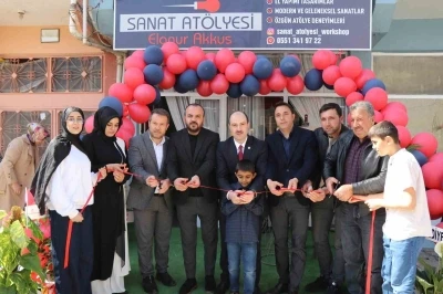 Filografi sanat&ccedil;ısı Elanur Akkuş hayaline kavuştu, kendi at&ouml;lyesini a&ccedil;tı

