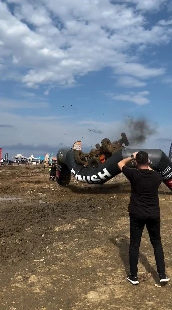 Finish çizgisini takla atarak geçtiler
