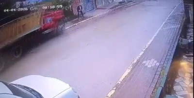 Freni boşalan kamyon dehşet sa&ccedil;tı: Yaşlı adam feci şekilde can verdi
