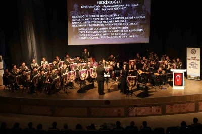 F&Uuml;&rsquo;de bando konseri mest etti
